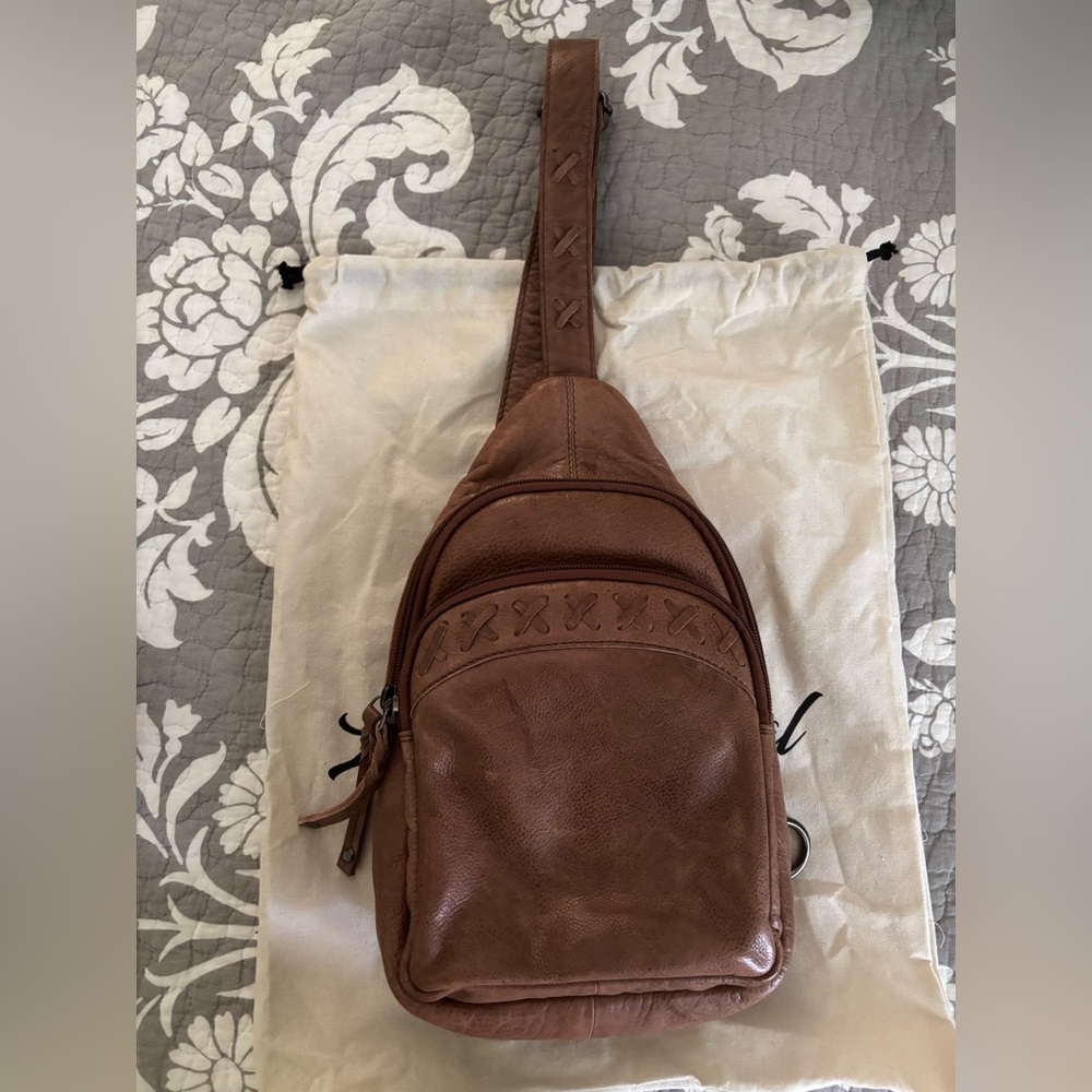 Lady Conceal crossbody sling